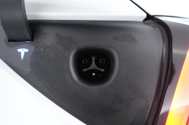 2021 Tesla Model Y — photo 24 of 26