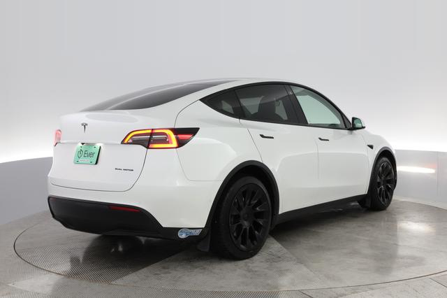 2021 Tesla Model Y — photo 2 of 26