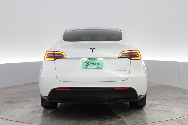 2021 Tesla Model Y — photo 10 of 26