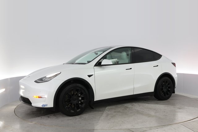 2021 Tesla Model Y — photo 12 of 26