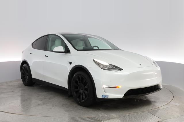 2021 Tesla Model Y — photo 7 of 26
