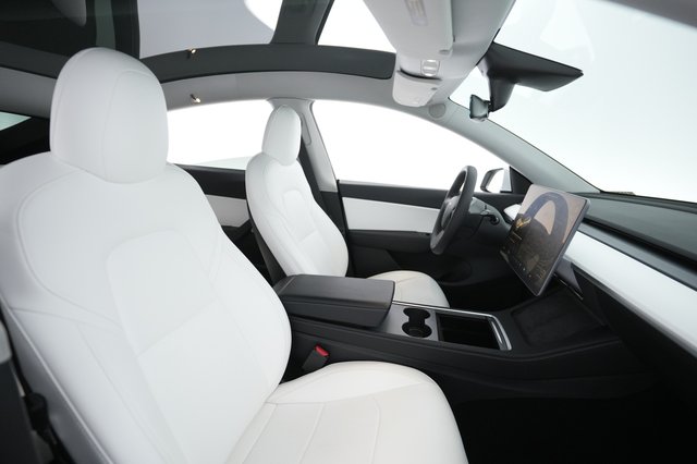 2021 Tesla Model Y — photo 19 of 26
