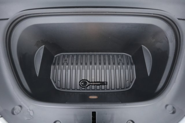 2021 Tesla Model Y — photo 22 of 26