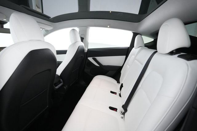 2021 Tesla Model Y — photo 18 of 26