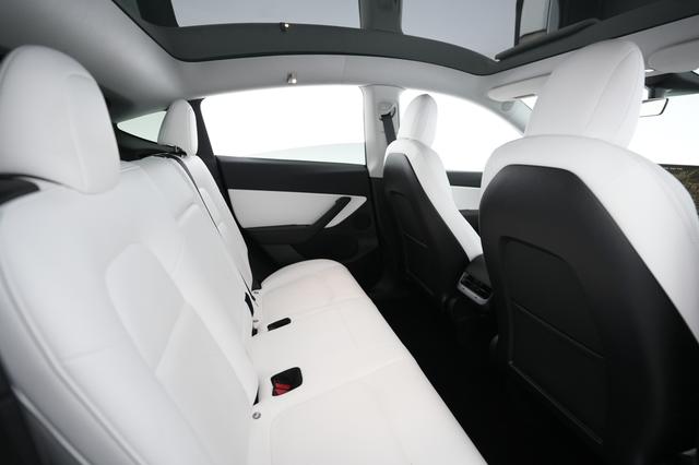2021 Tesla Model Y — photo 3 of 26