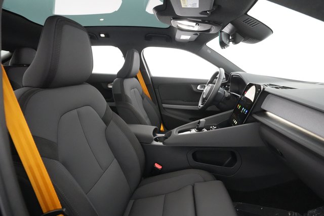 2022 Polestar 2 — photo 19 of 27