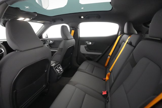 2022 Polestar 2 — photo 18 of 27