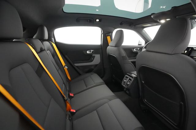 2022 Polestar 2 — photo 4 of 27