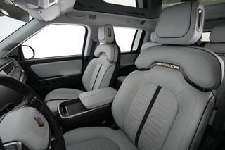 2023 Rivian R1S — photo 3 of 24