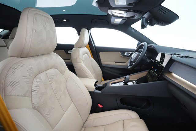 2021 Polestar 2 — photo 18 of 25