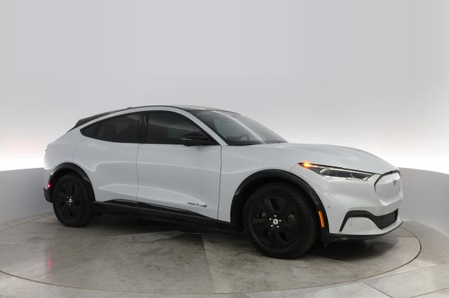 2021 Ford Mustang Mach-E — photo 7 of 30
