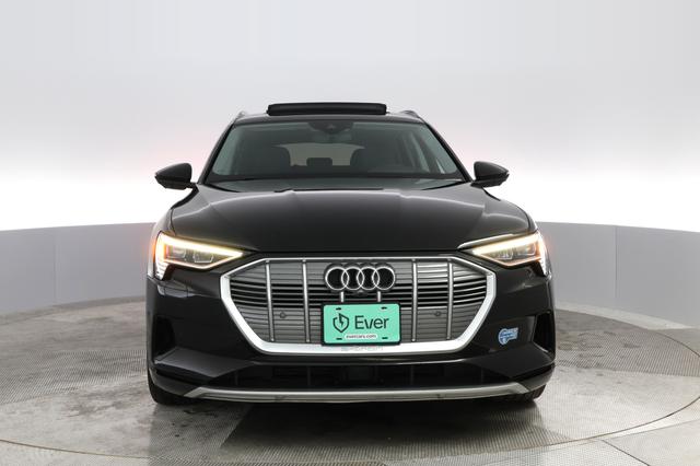 2019 Audi e-tron — photo 6 of 28