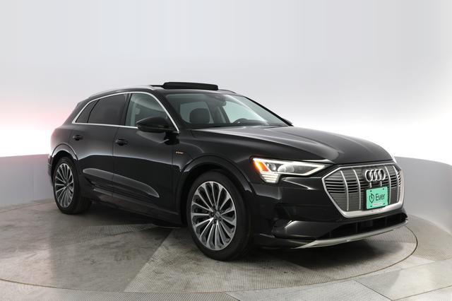 2019 Audi e-tron — photo 7 of 28