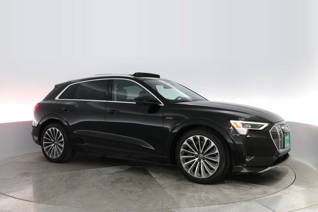 2019 Audi e-tron — photo 8 of 28