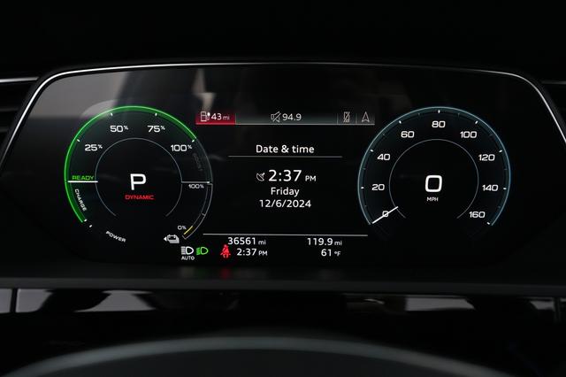 2019 Audi e-tron — photo 4 of 28