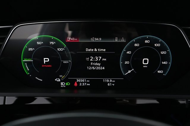 2019 Audi e-tron — photo 4 of 28