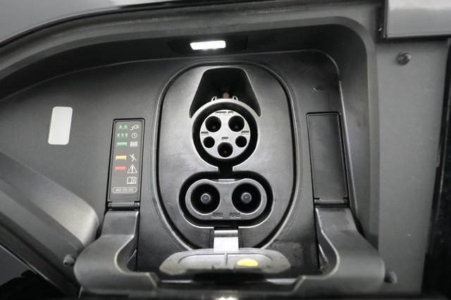 2019 Audi e-tron — photo 22 of 28