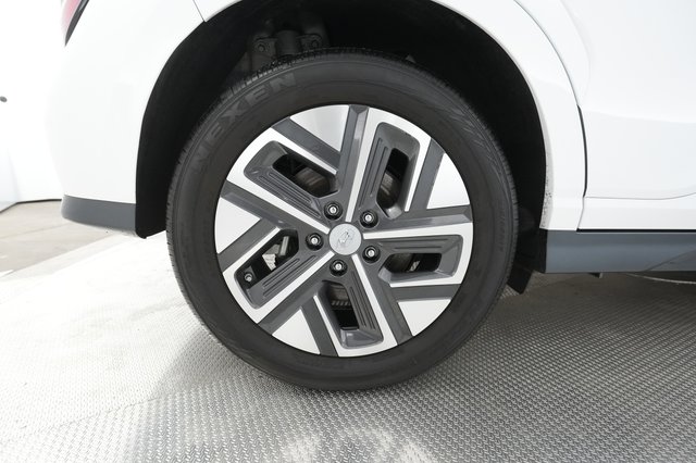 2023 Hyundai Kona — photo 17 of 28