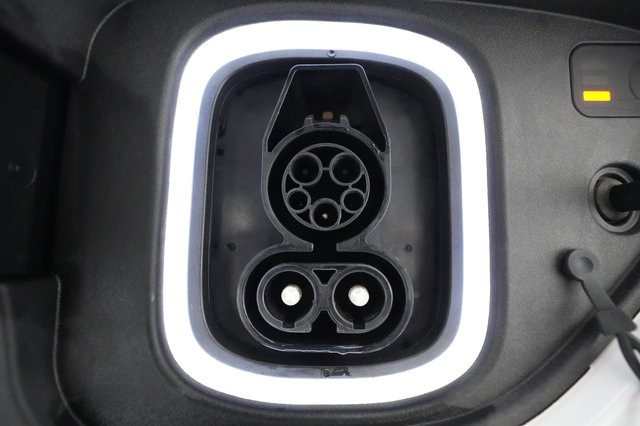 2023 Hyundai Kona — photo 25 of 28