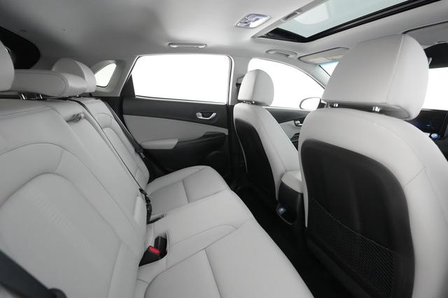 2023 Hyundai Kona — photo 4 of 28