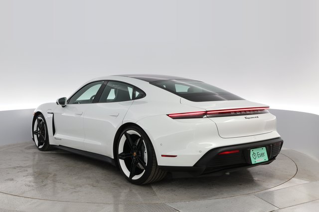 2020 Porsche Taycan — photo 11 of 33