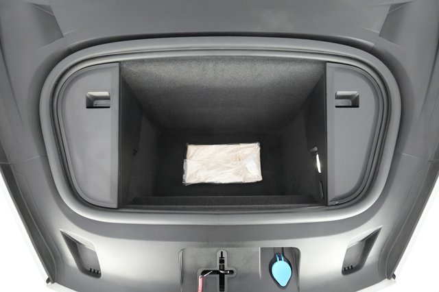 2020 Porsche Taycan — photo 22 of 33