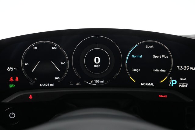 2020 Porsche Taycan — photo 4 of 33