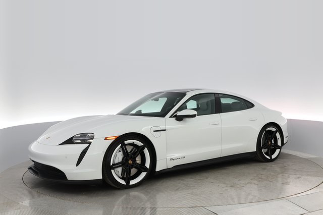 2020 Porsche Taycan — photo 12 of 33