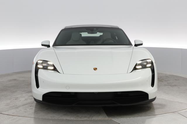 2020 Porsche Taycan — photo 6 of 33