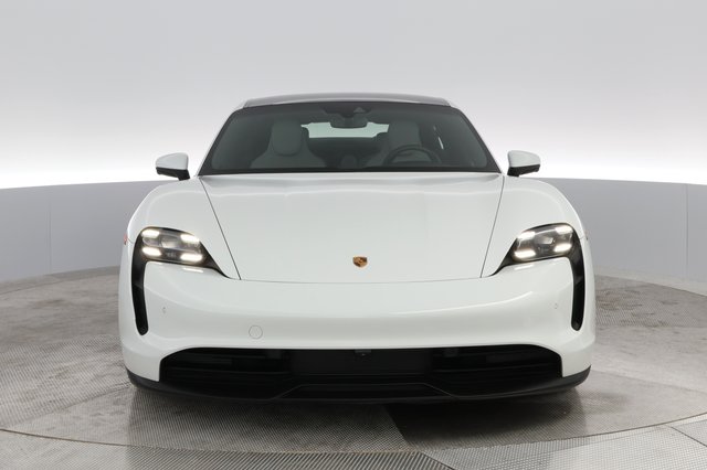 2020 Porsche Taycan — photo 6 of 33