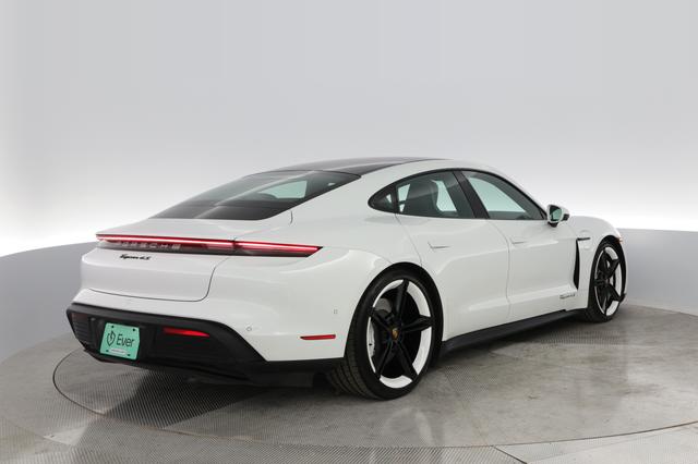 2020 Porsche Taycan — photo 2 of 33