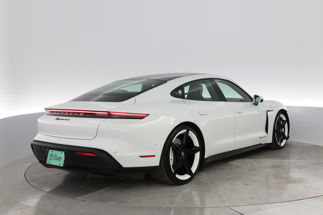 2020 Porsche Taycan — photo 2 of 33