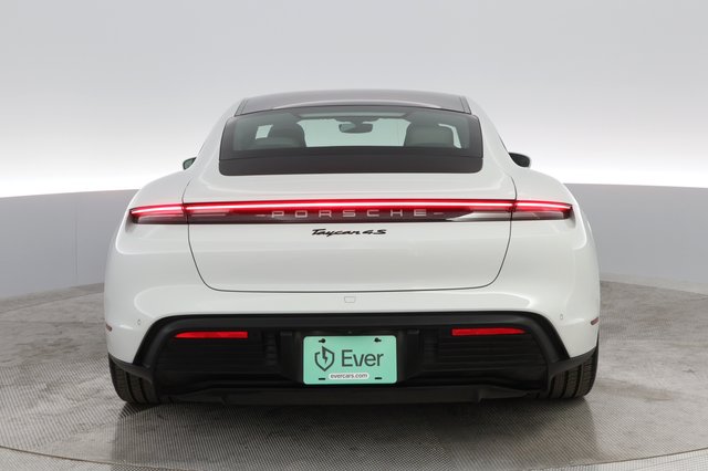 2020 Porsche Taycan — photo 10 of 33