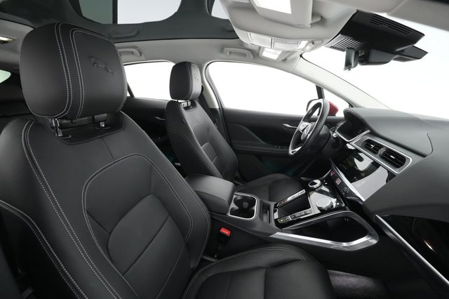 2023 Jaguar I-Pace — photo 18 of 26