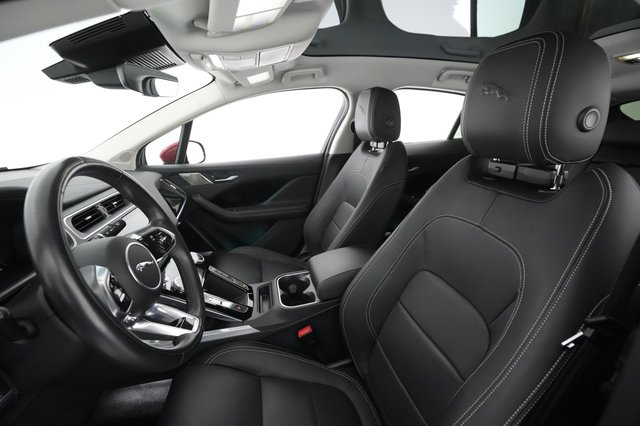 2023 Jaguar I-Pace — photo 16 of 26