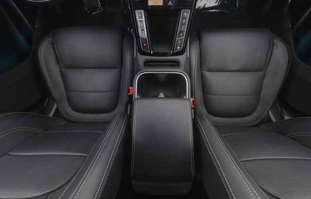 2023 Jaguar I-Pace — photo 19 of 26