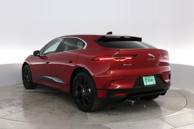 2023 Jaguar I-Pace — photo 10 of 26