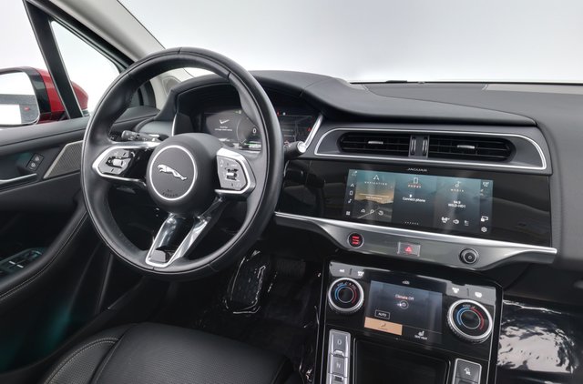 2023 Jaguar I-Pace — photo 3 of 26