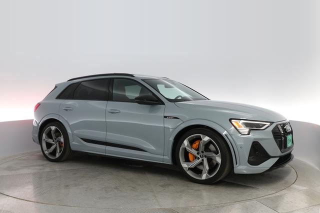 2023 Audi e-tron — photo 8 of 25
