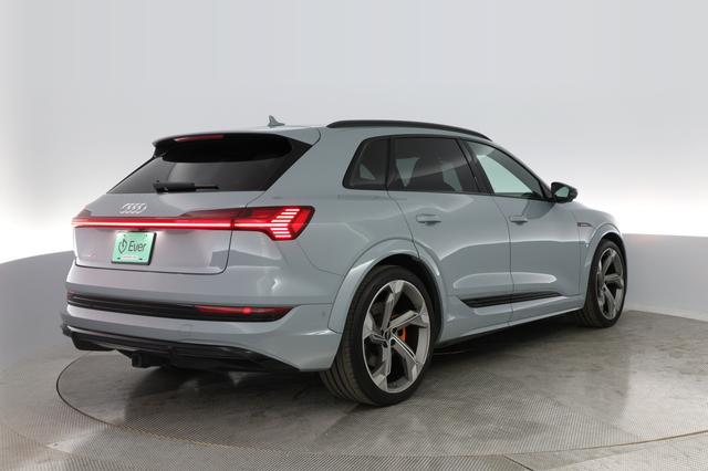 2023 Audi e-tron — photo 2 of 25
