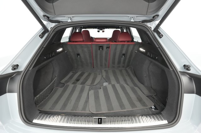 2023 Audi e-tron — photo 21 of 25