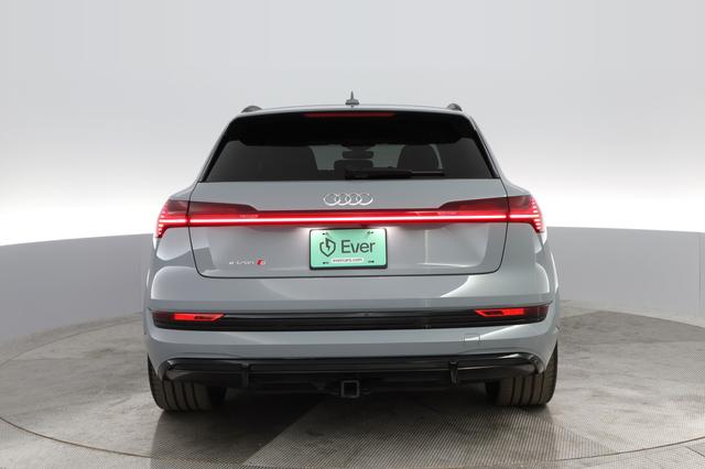 2023 Audi e-tron — photo 10 of 25