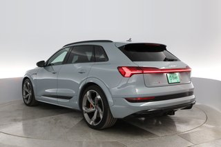 2023 Audi e-tron — photo 11 of 25