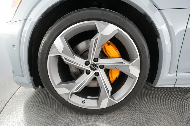 2023 Audi e-tron — photo 13 of 25