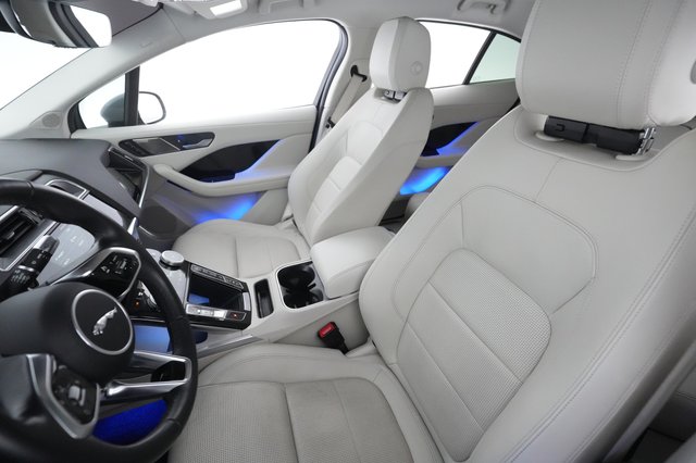 2019 Jaguar I-Pace — photo 17 of 26
