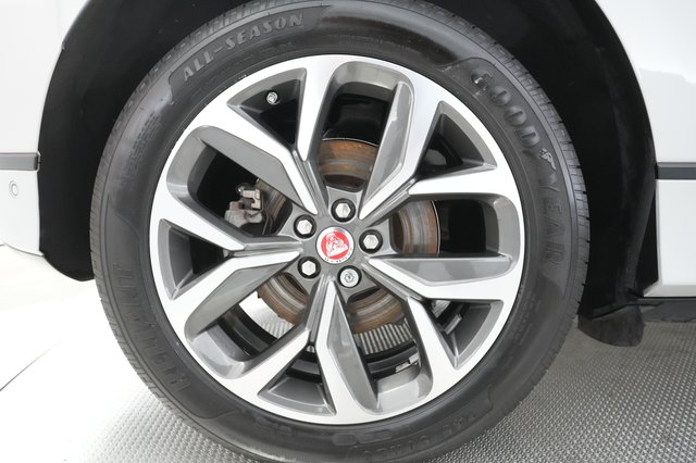 2019 Jaguar I-Pace — photo 16 of 26
