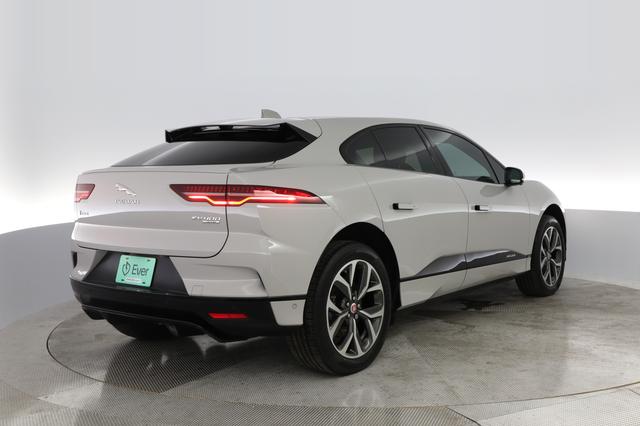 2019 Jaguar I-Pace — photo 9 of 26