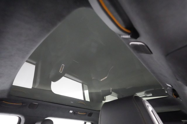 2022 Rivian R1S — photo 17 of 26