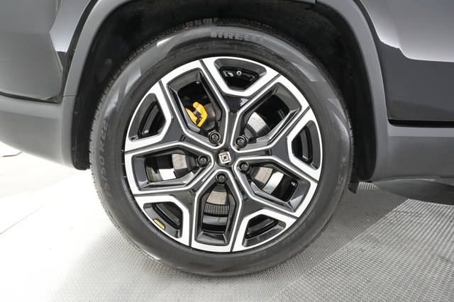 2022 Rivian R1S