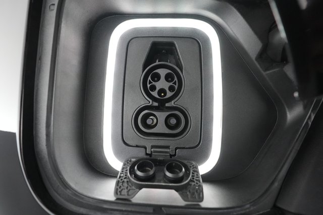 2022 Rivian R1S — photo 20 of 26